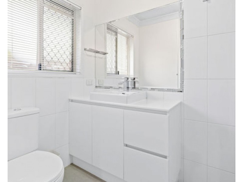 8 EVEREST DRIVE, Southport QLD 4215