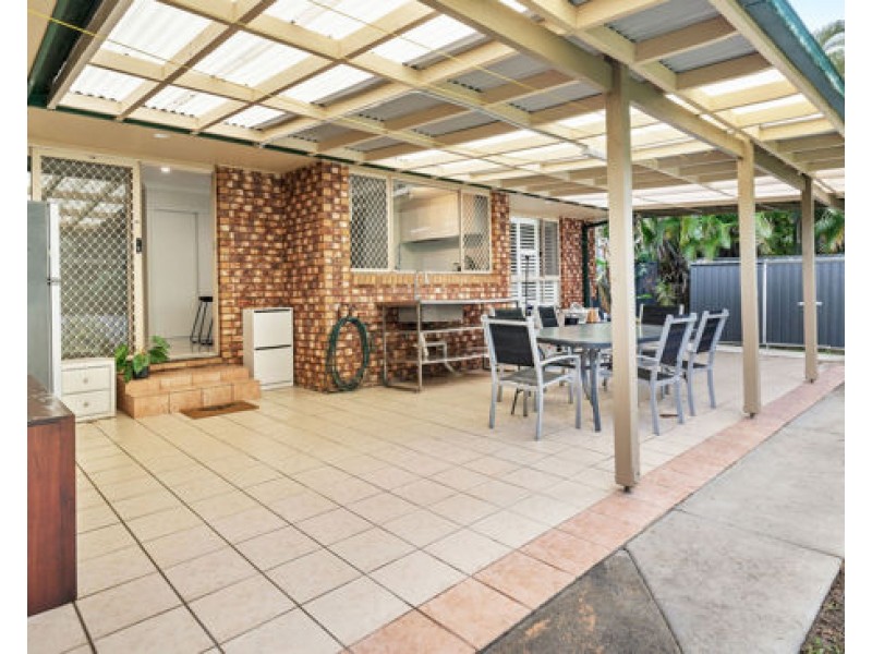 8 EVEREST DRIVE, Southport QLD 4215