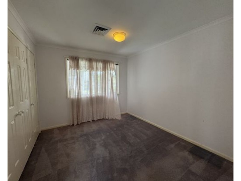 1 Janna Ct, Eatons Hill QLD 4037