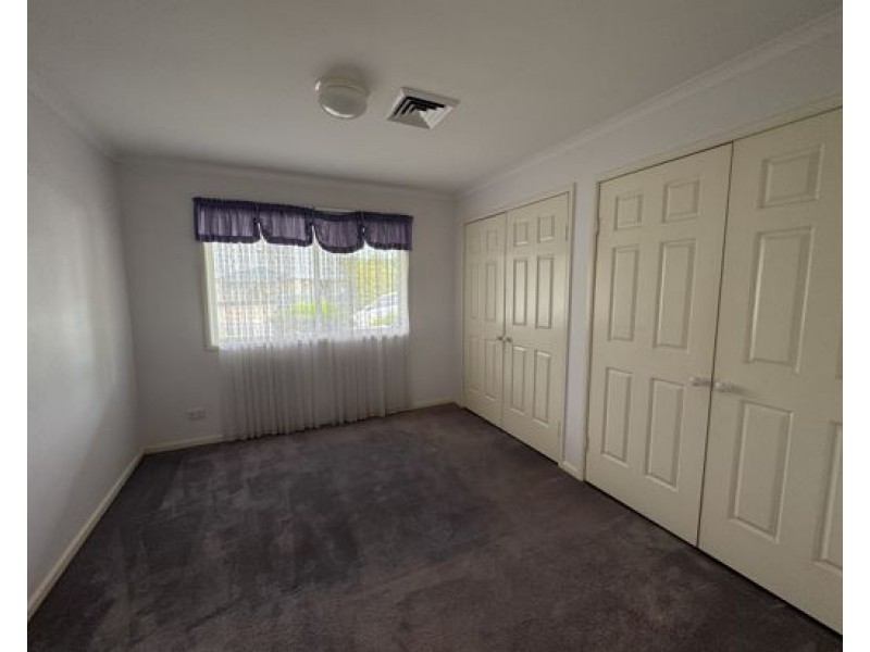 1 Janna Ct, Eatons Hill QLD 4037