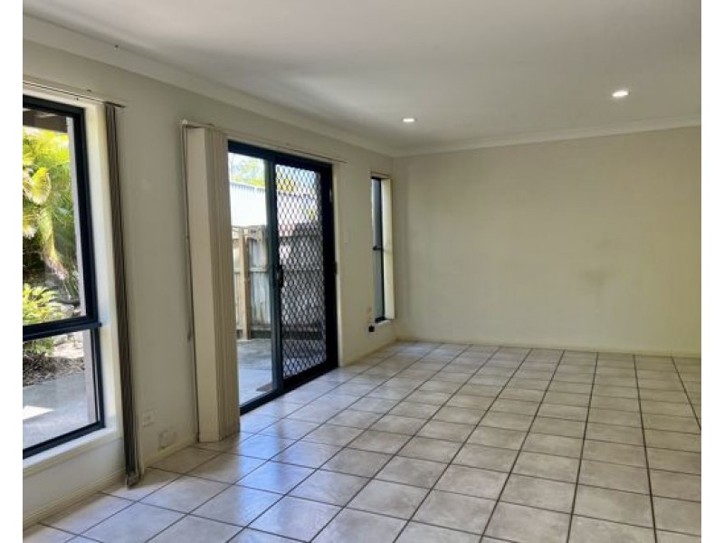 97 31 Archipelago St, Pacific Pines QLD 4211