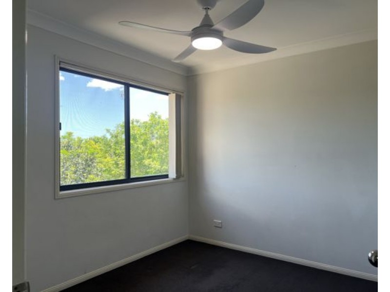 97 31 Archipelago St, Pacific Pines QLD 4211