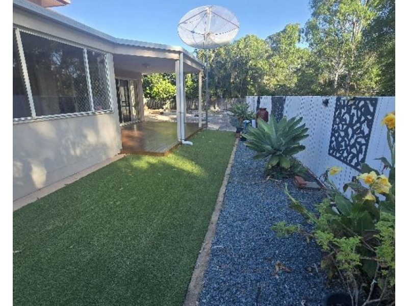 9 Ablington Way., Carindale QLD 4152