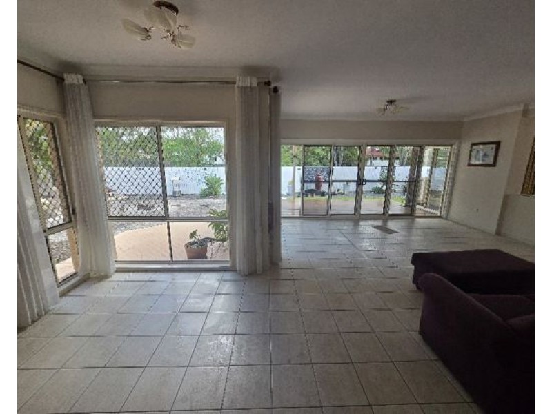 9 Ablington Way., Carindale QLD 4152