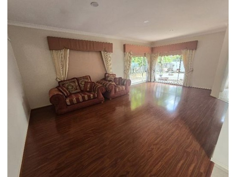 9 Ablington Way., Carindale QLD 4152