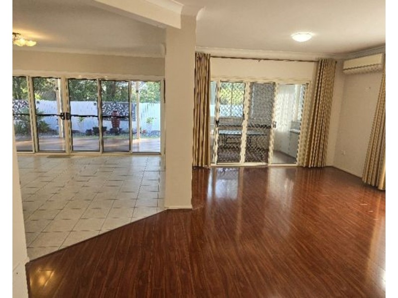 9 Ablington Way., Carindale QLD 4152
