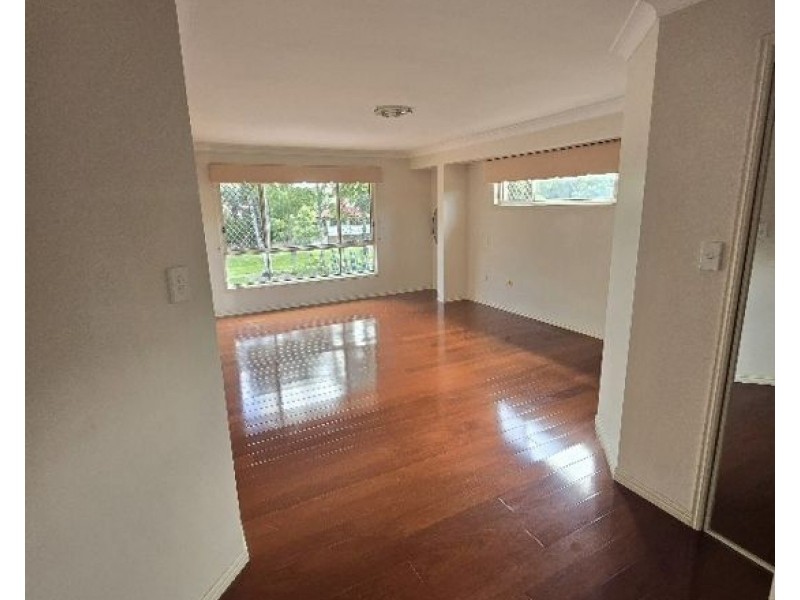 9 Ablington Way., Carindale QLD 4152