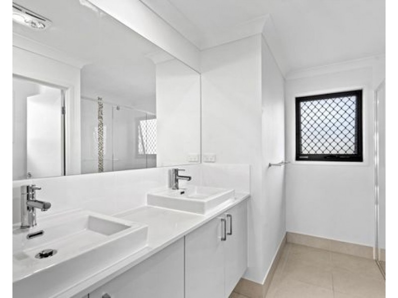 81 Montgomery Circuit, Pallara QLD 4110