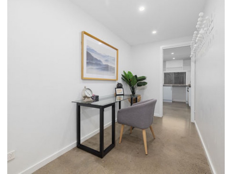 22 Gardenvale Steet, Holland Park West QLD 4121