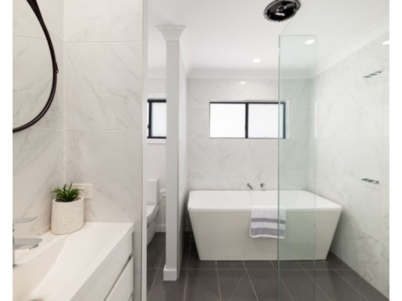 22 Gardenvale Steet, Holland Park West QLD 4121