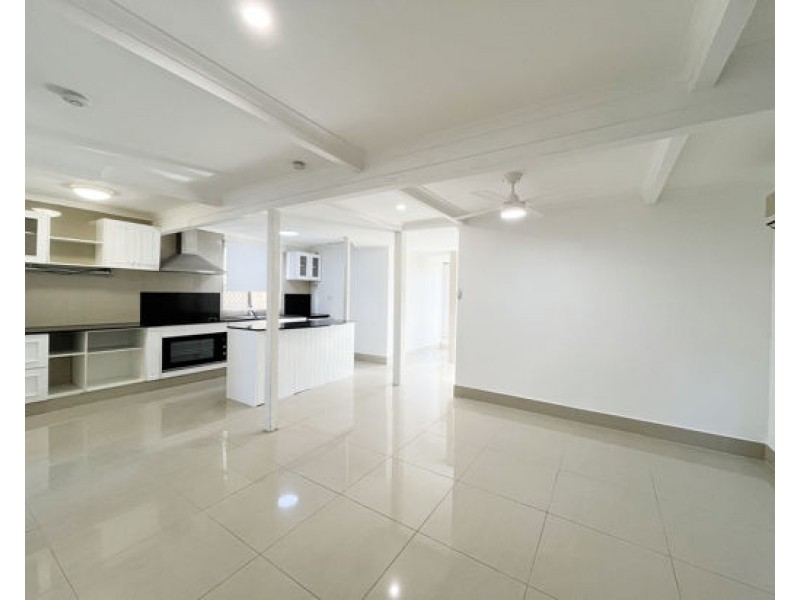 2/178 High Street, Southport QLD 4215