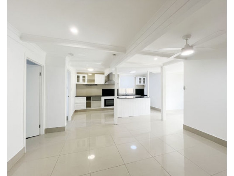 2/178 High Street, Southport QLD 4215