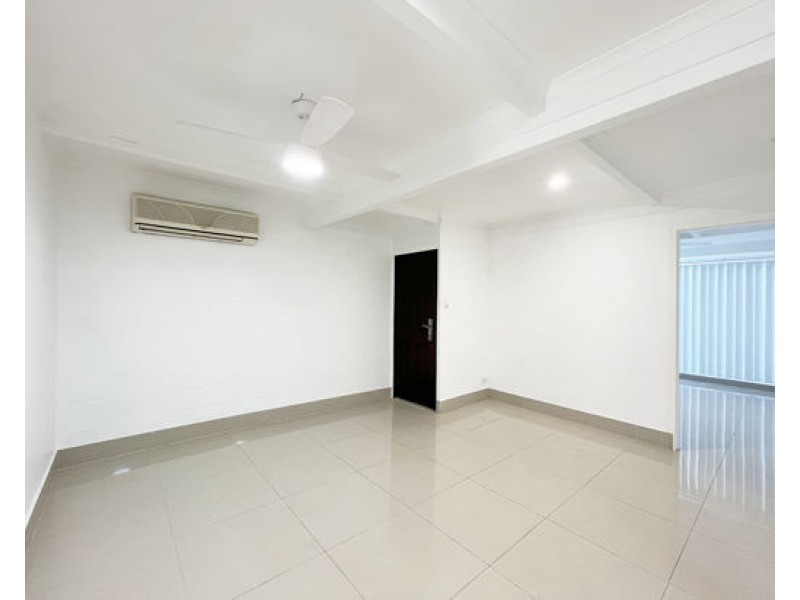 2/178 High Street, Southport QLD 4215