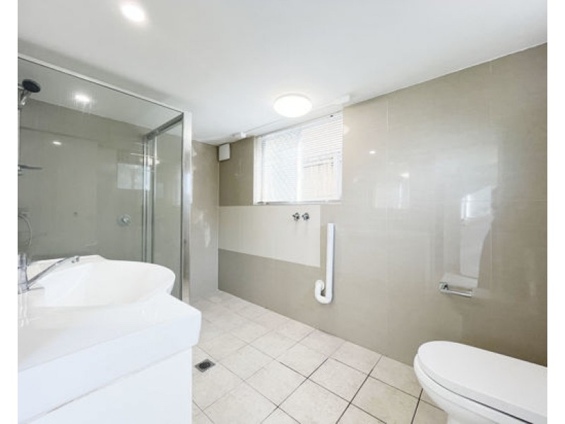 2/178 High Street, Southport QLD 4215