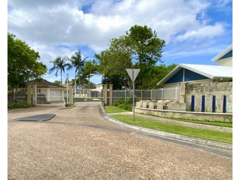 8/12 Promenade Ave, Robina QLD 4226