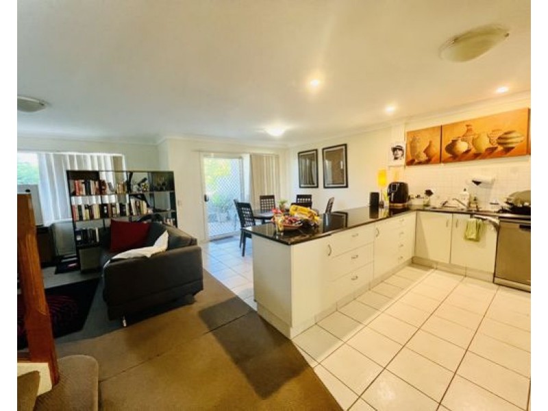 8/12 Promenade Ave, Robina QLD 4226