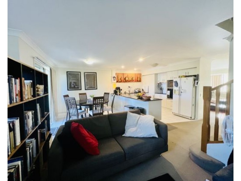 8/12 Promenade Ave, Robina QLD 4226