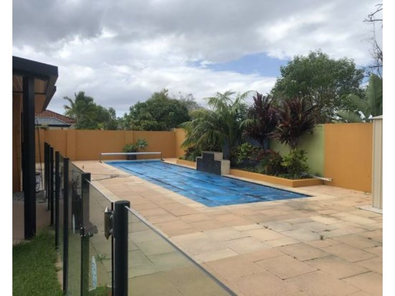 31 Nottinghill Gate Drive, Arundel QLD 4214