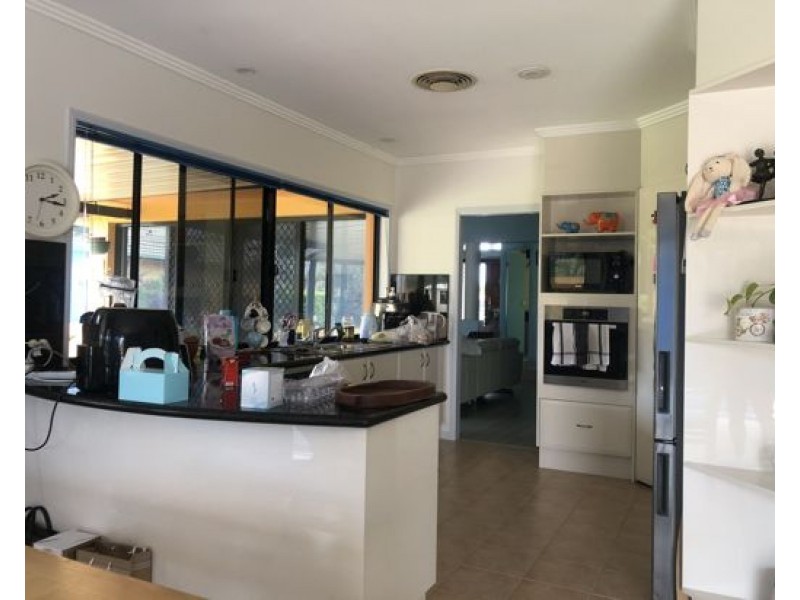 31 Nottinghill Gate Drive, Arundel QLD 4214