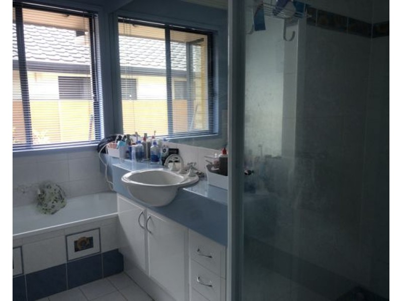 31 Nottinghill Gate Drive, Arundel QLD 4214