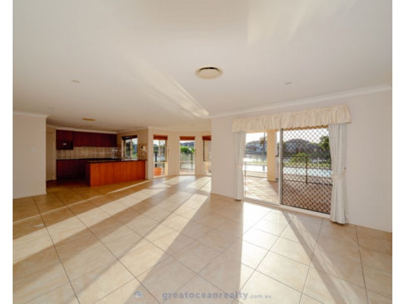 26 Sabrina Ave, Helensvale QLD 4212