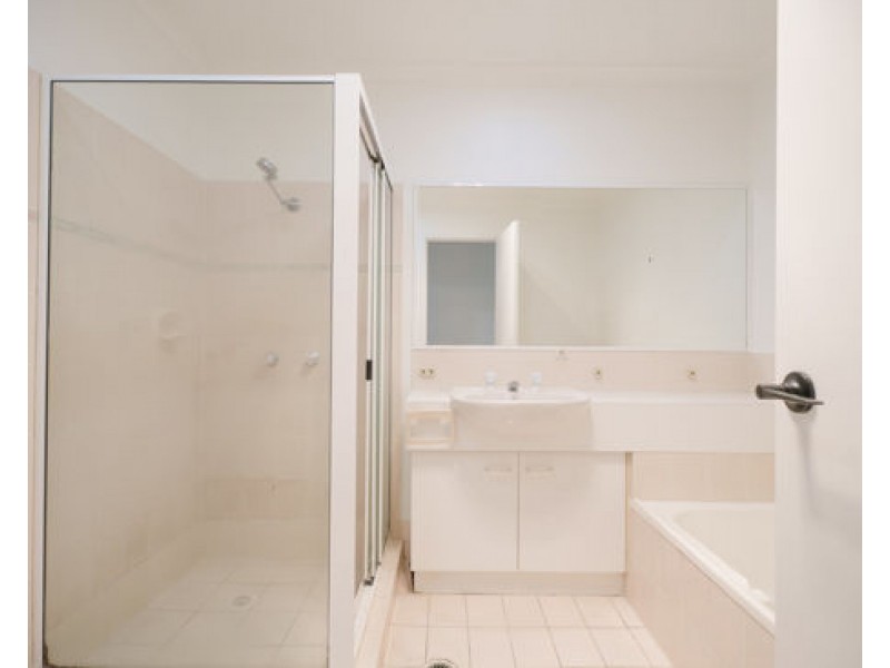 35/128 Benowa Road, Southport QLD 4215