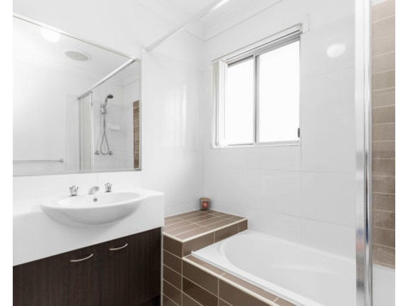 4/350 Leitchs Road, Brendale QLD 4500