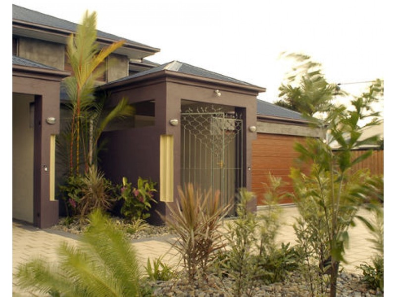 82 Cedar Rd, Palm Cove QLD 4879
