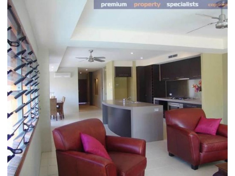 82 Cedar Rd, Palm Cove QLD 4879