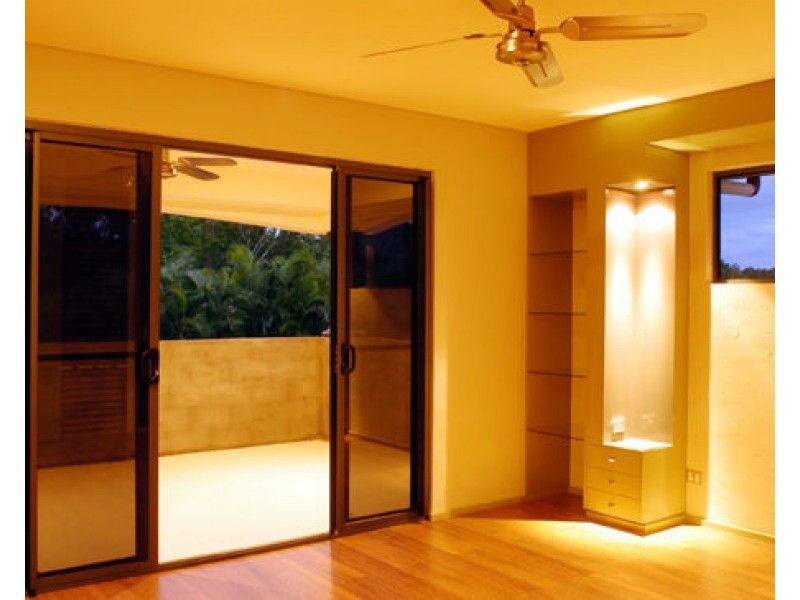 82 Cedar Rd, Palm Cove QLD 4879