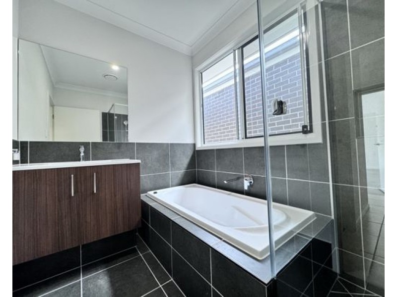 36 Hambrook Street, Pallara QLD 4110