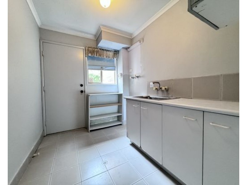 8 Melba Court, Mount Ommaney QLD 4074