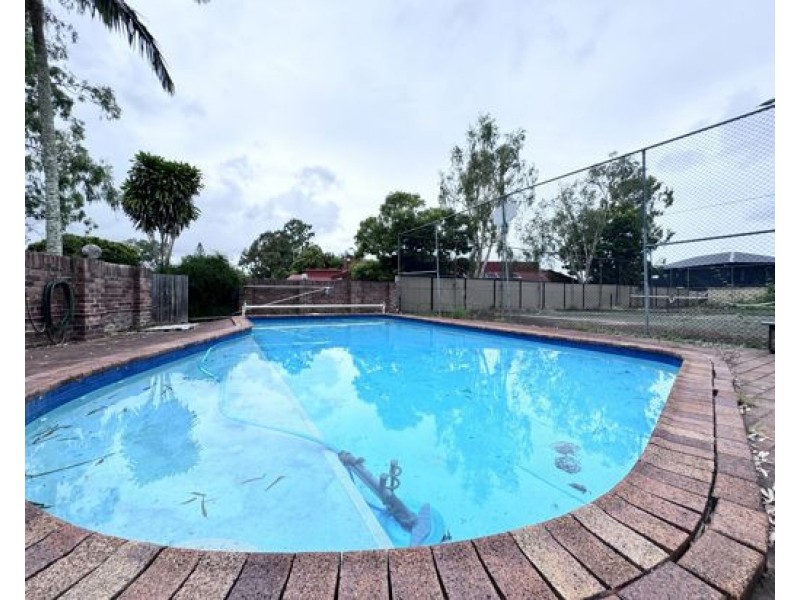 8 Melba Court, Mount Ommaney QLD 4074