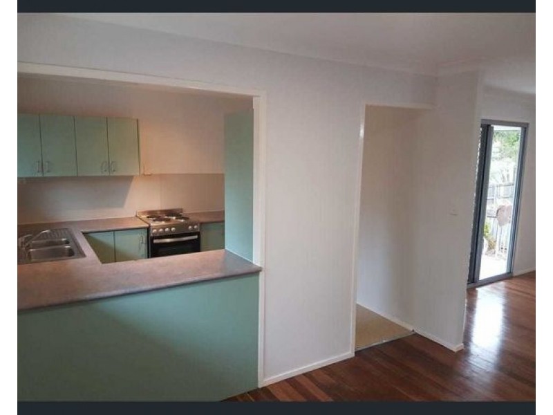 28 Bloodwood Cres, Molendinar QLD 4214