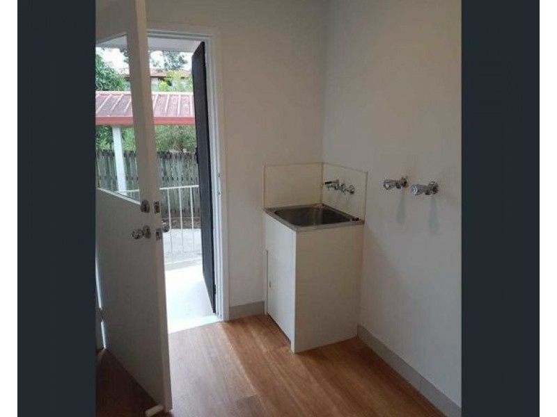 28 Bloodwood Cres, Molendinar QLD 4214