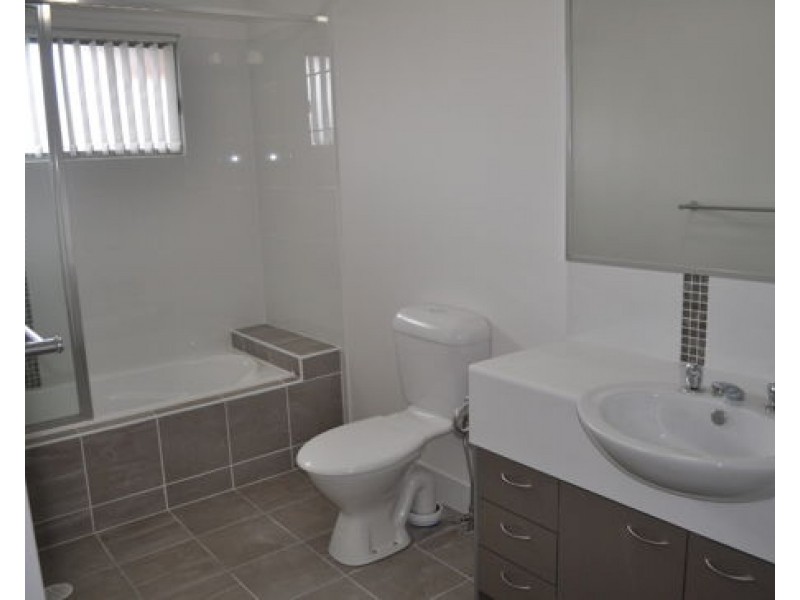 21 18a Wilga St, Wacol QLD 4076