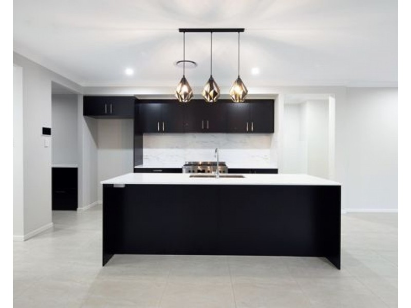 20 Amber Cct, Greenbank QLD 4124