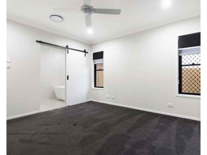 20 Amber Cct, Greenbank QLD 4124