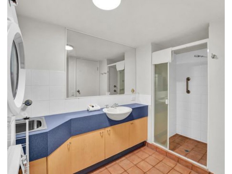 U12 11-17 Philip Avenue, Broadbeach QLD 4218