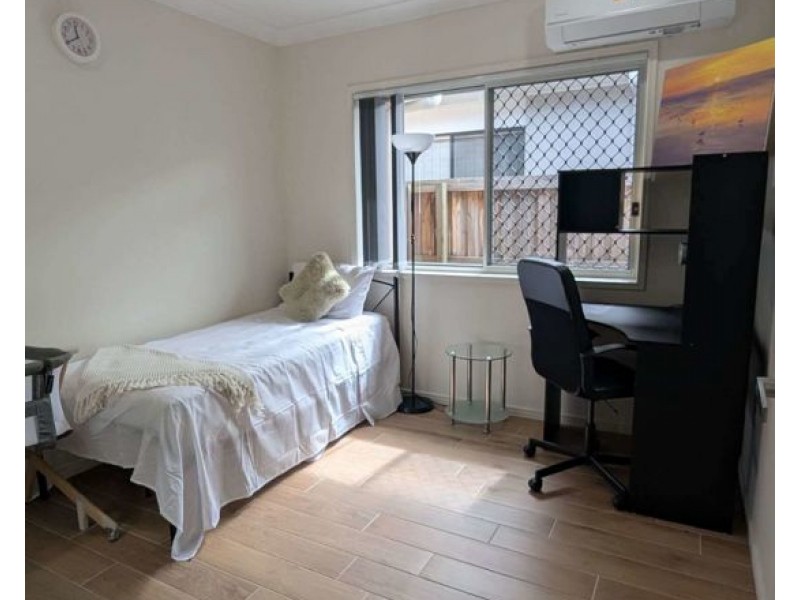 13 Aspen Way, Arundel QLD 4214