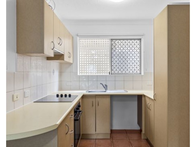 2/73 Erneton Street, Newmarket QLD 4051