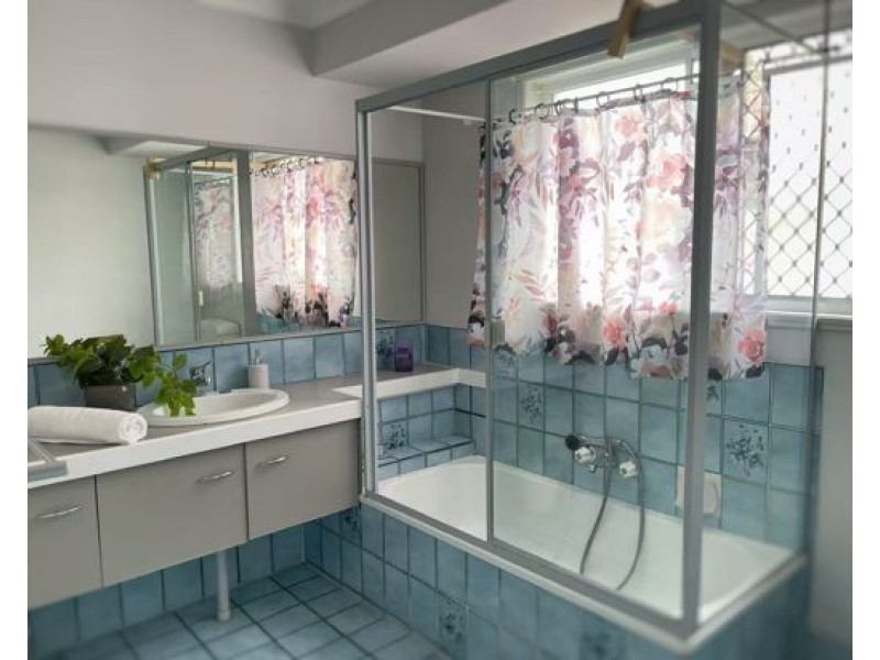 38 Simbai Street, Runaway Bay QLD 4216
