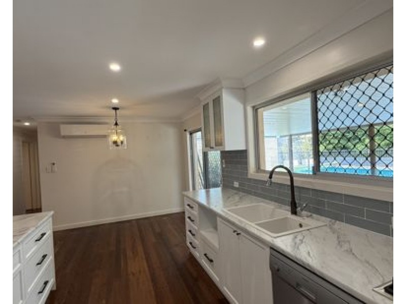 15 Kaniva Street, Rochedale South QLD 4123