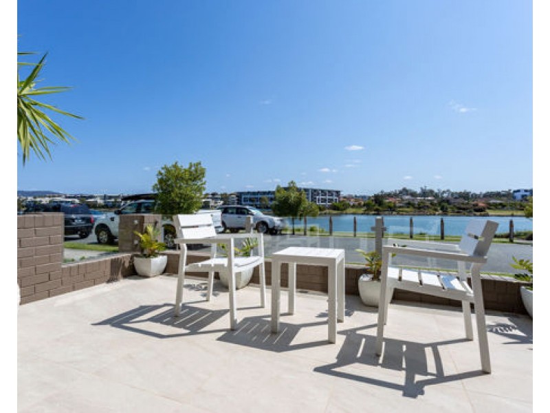 12 South Bay Drive, Varsity Lakes QLD 4227