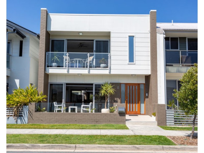 12 South Bay Drive, Varsity Lakes QLD 4227