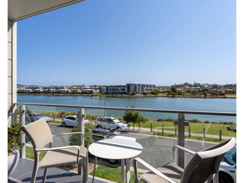 12 South Bay Drive, Varsity Lakes QLD 4227