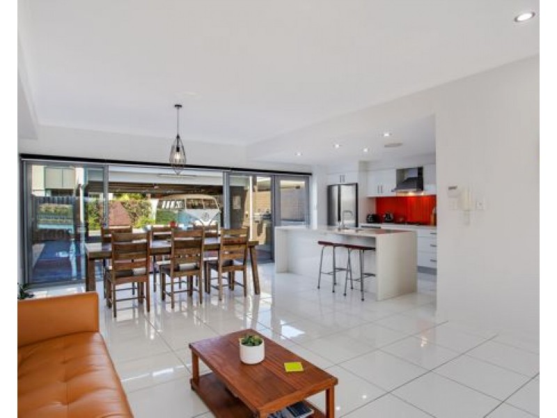 12 South Bay Drive, Varsity Lakes QLD 4227