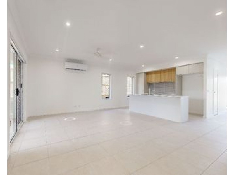 35 Jockey Crescent, South Ripley QLD 4306