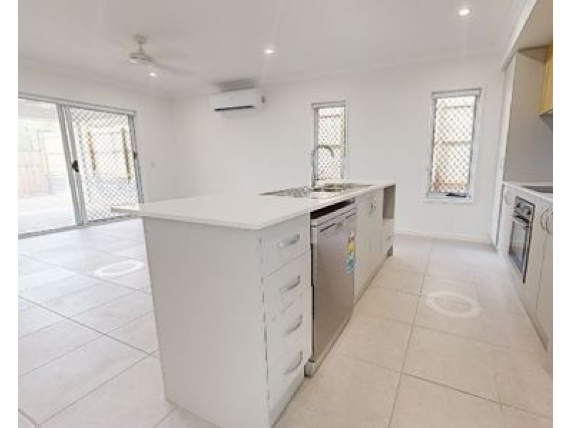 35 Jockey Crescent, South Ripley QLD 4306