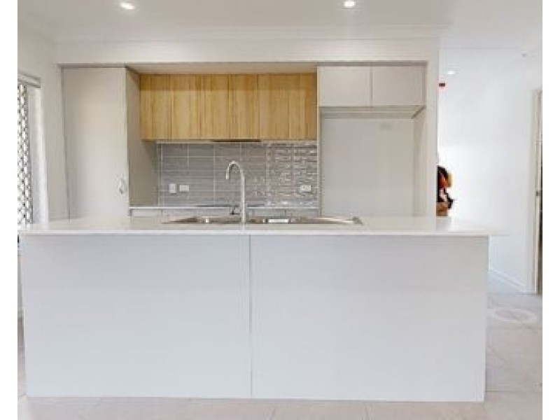 35 Jockey Crescent, South Ripley QLD 4306